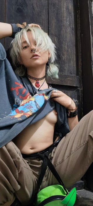 Verifizierte Escort-Nutten in Bad Wildbad (Baden-Württemberg). - model photo Alien Priestess