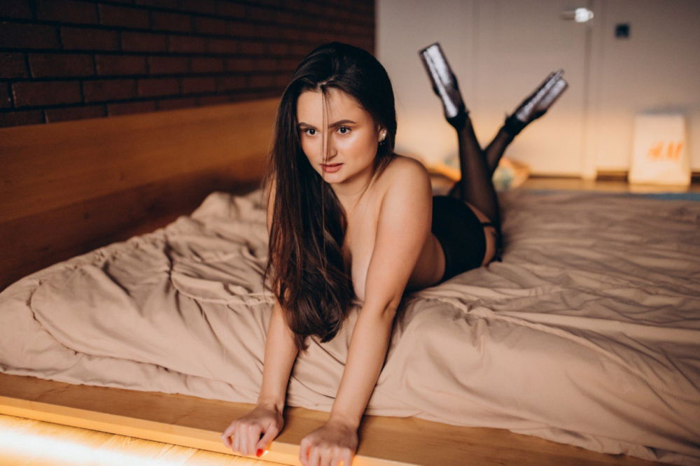  - model photo Leyla