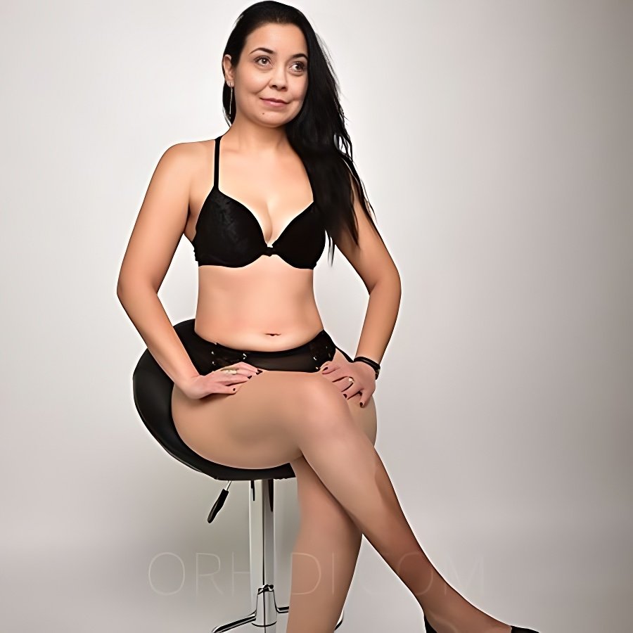 Meet Amazing Gabriela: Top Escort Girl - model preview photo 1 
