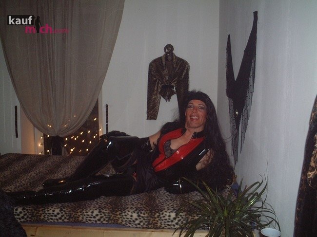 Treffen Sie Amazing Mistress Petra: Top Eskorte Frau - model preview photo 1 