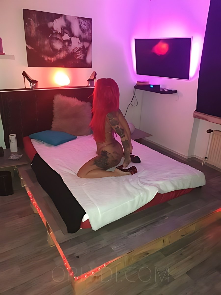 Bester NIGHT CLUB YOUNG LADY in Remscheid - model photo Sexy - Larissa