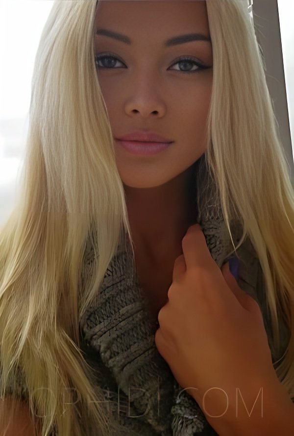 Treffen Sie Amazing Vip escort Silva: Top Eskorte Frau - model preview photo 1 