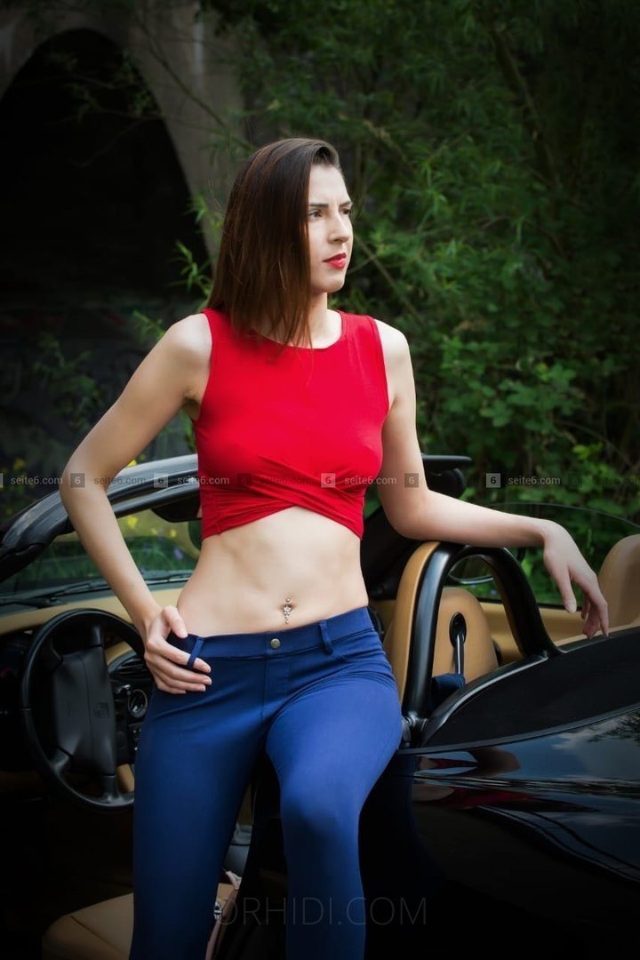 Treffen Sie Amazing Sarah Brandneu: Top Eskorte Frau - model preview photo 2 