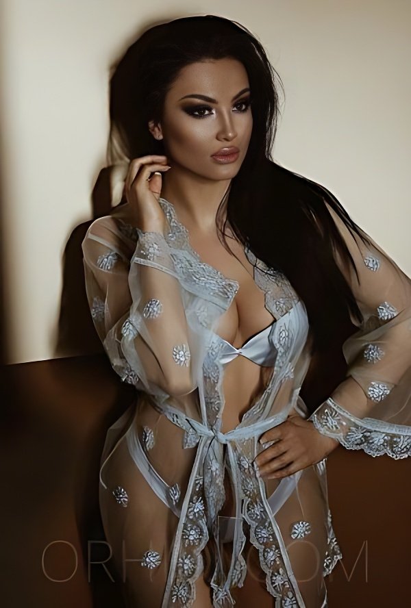 Treffen Sie Amazing Elvira: Top Eskorte Frau - model photo Angel