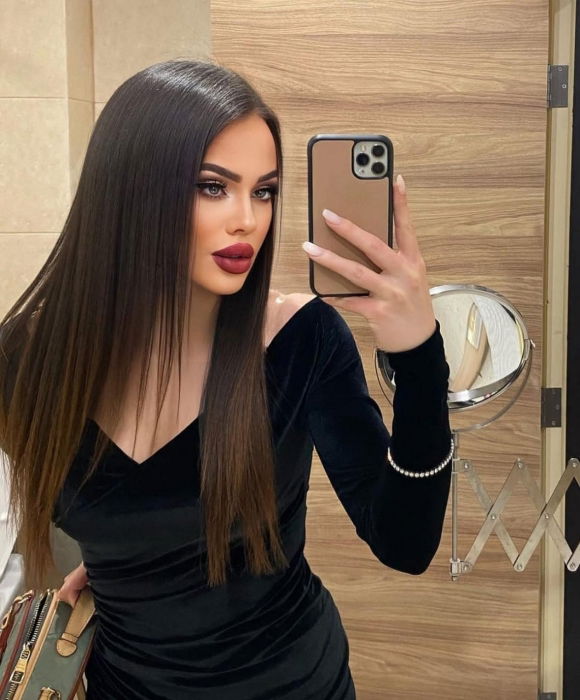 Deepthroat Escort in Mailand - model photo Lola