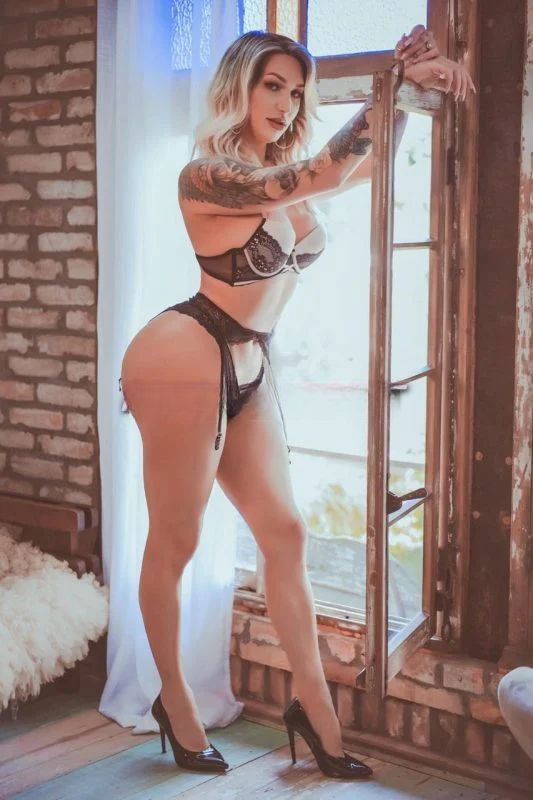 Deepthroat Escort in Mailand - model photo Melissa Andrade