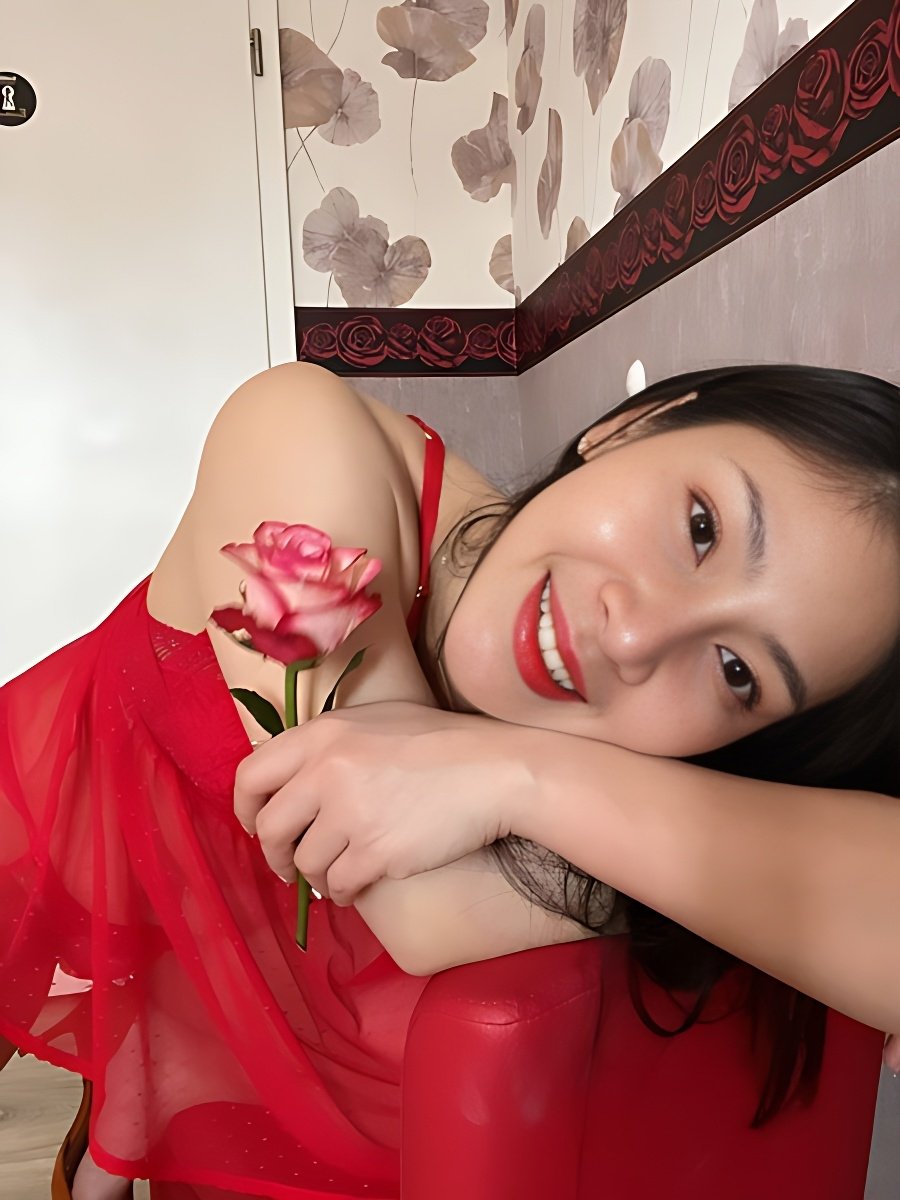 Meet Amazing Av Jennie Top Massage: Top Escort Girl - model preview photo 1 