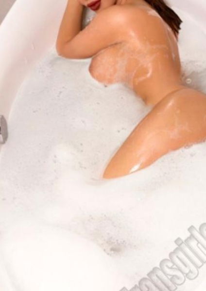 Deepthroat Escort  (Huren, Nutten) in Innsbruck, Tirol. - model photo Ts Jessy Deluxe 100 Deutsch