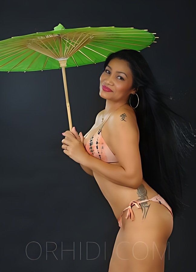 Meet Amazing NICKI BLACK - bizarre Dame: Top Escort Girl - model photo PIM Top-Tantra Massage Nur mit Termin