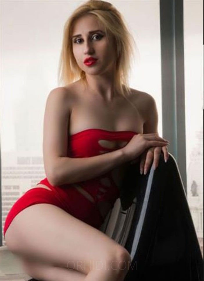 Find Escort Service in Marne and Enjoy Time With Pretty Girls - model photo Anna