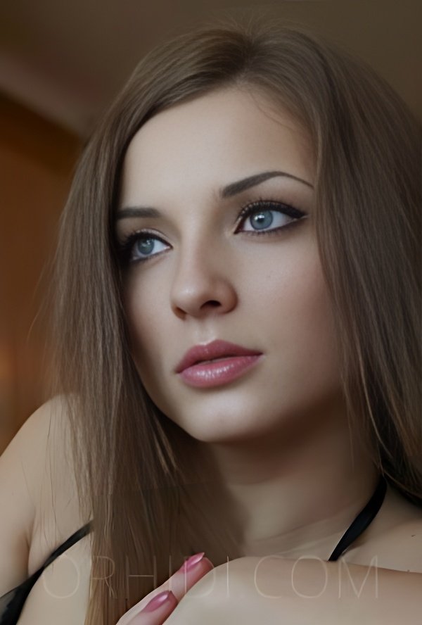 Meet Amazing Lora: Top Escort Girl - model preview photo 2 