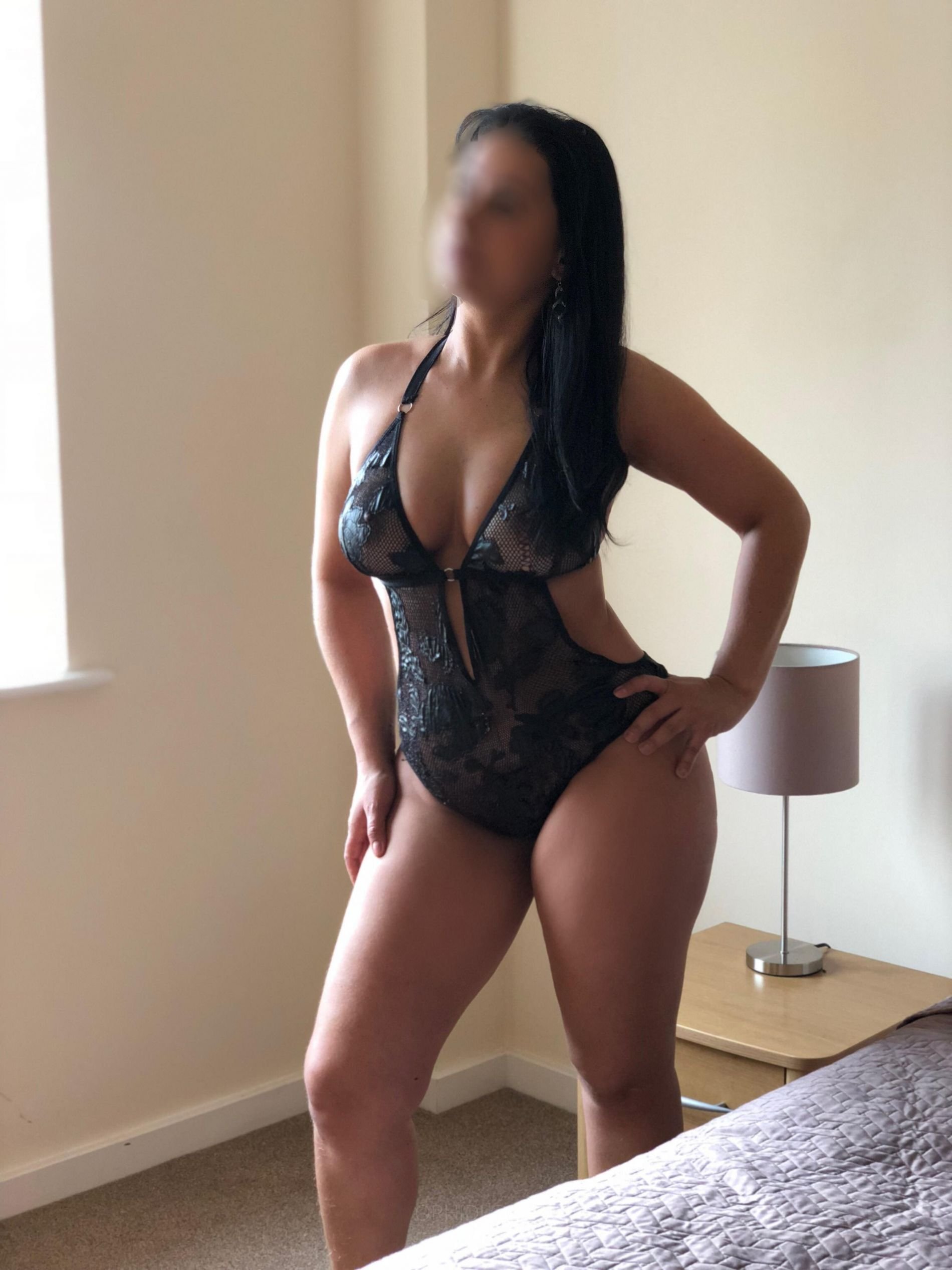 ESCORT IN Maidstone - model photo ANNE GEOURGES