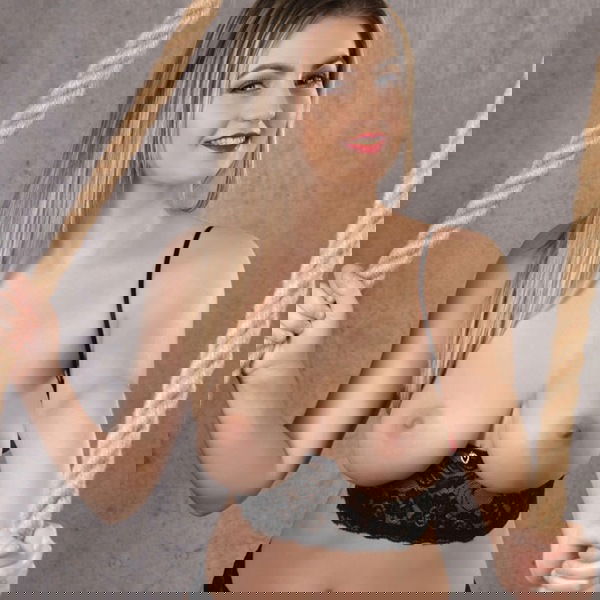 Verifizierte Escort-Nutten in Enger (Nordrhein-Westfalen). - model photo Denissa Original Bilder 100%
