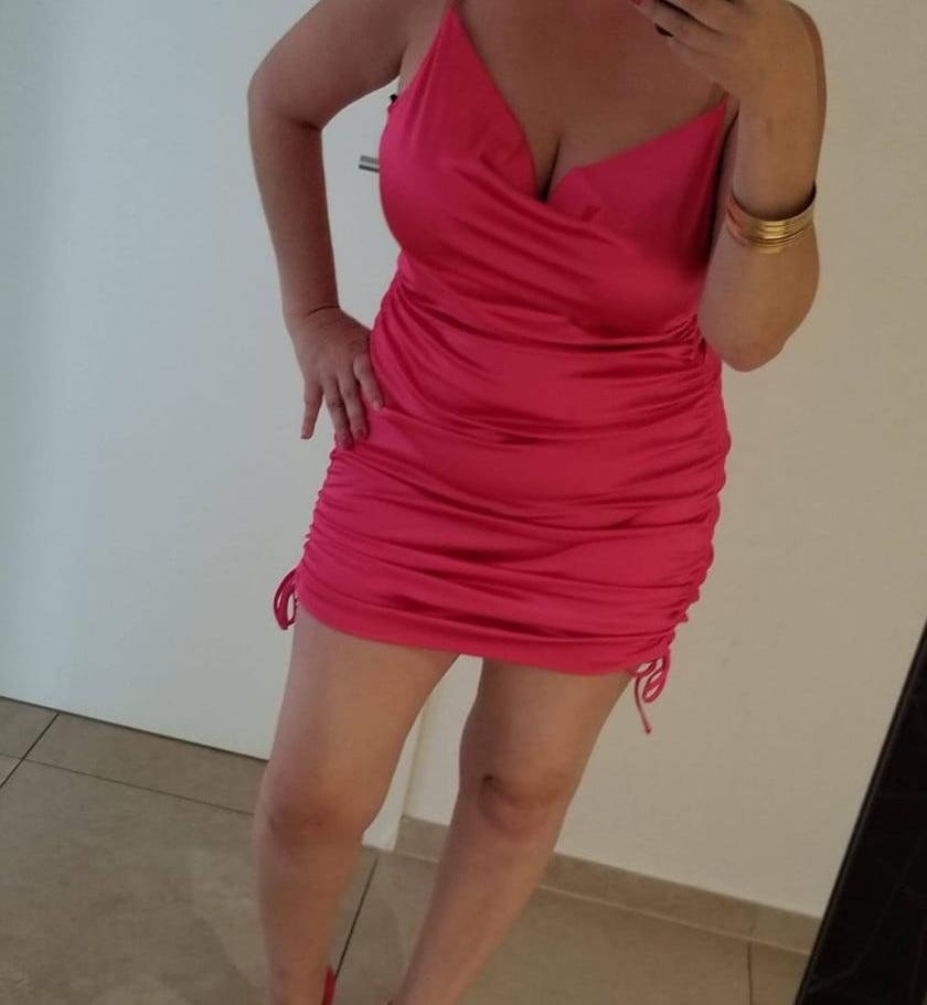 Meet Amazing Real Milf Mature Gfe Role Play: Top Escort Girl - model preview photo 2 