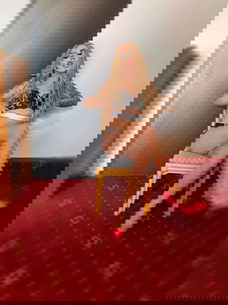 Verifizierte Escort-Nutten in Rommerskirchen (Nordrhein-Westfalen). - model photo TS EMANUELA - Besuchbar & Haus&Hotelbesuche