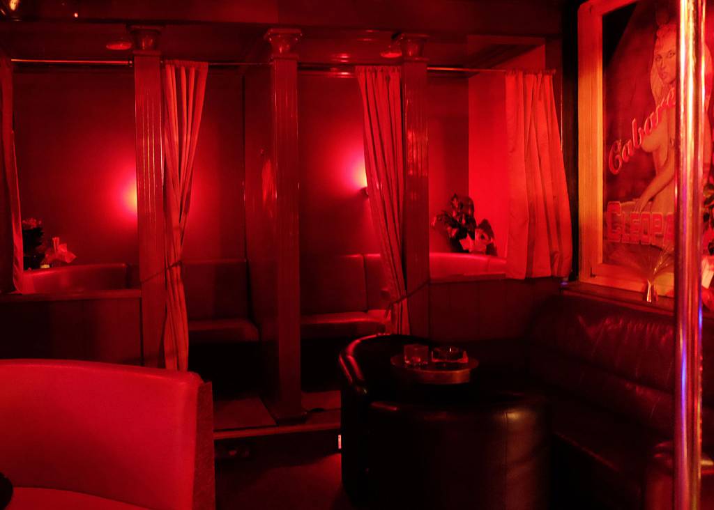  - place cleopatra cabaret
