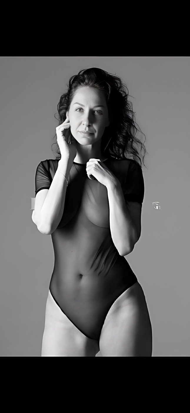 Meet Amazing Bianca Boobs: Top Escort Girl - model photo Helen