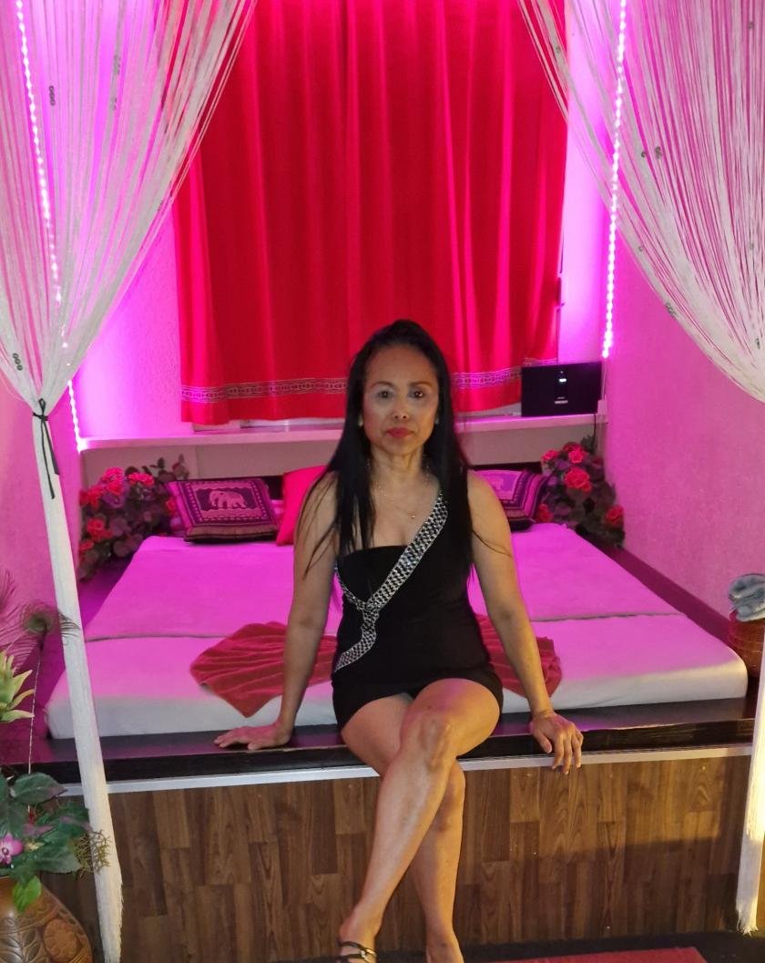 Знакомство с удивительной Thai Massagen Fuer Mann Und Frau: Лучшая эскорт девушка - model preview photo 1 