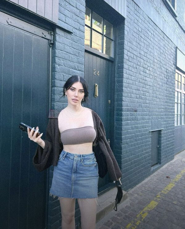 ESKORTE IN Grimsby - model photo Ts Lili