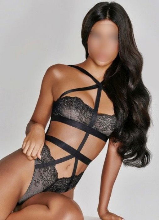 Die besten Escorts und Bordelle in Ihrer N?he - model photo Nicole