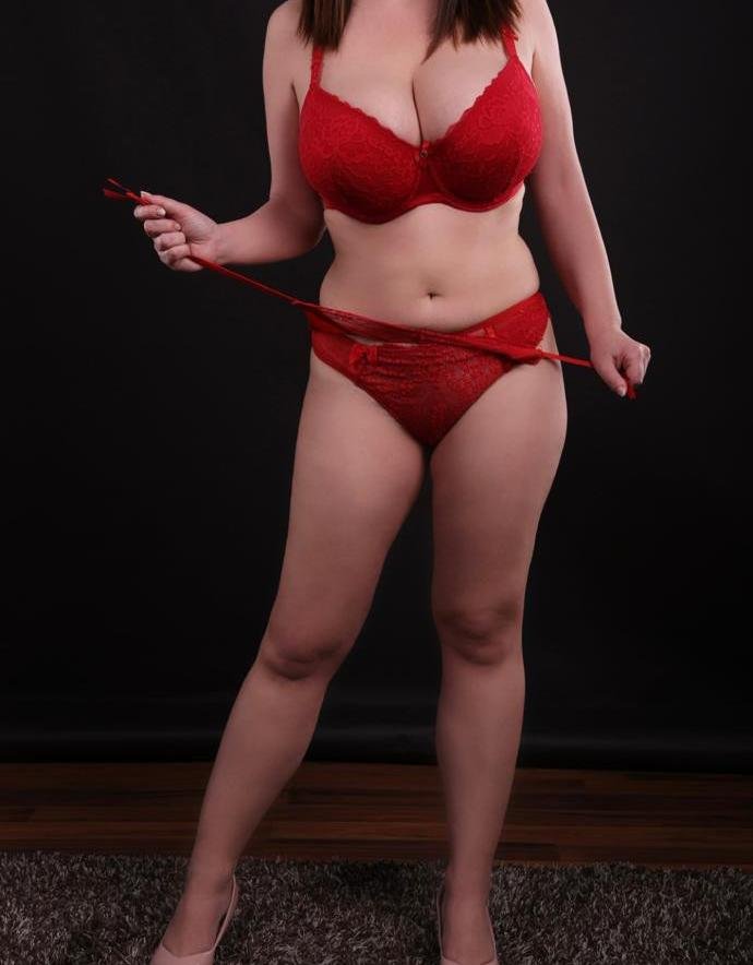 Meet Amazing Lustvolles Tantra Erlebnis Mit Ivy: Top Escort Girl - model preview photo 0 