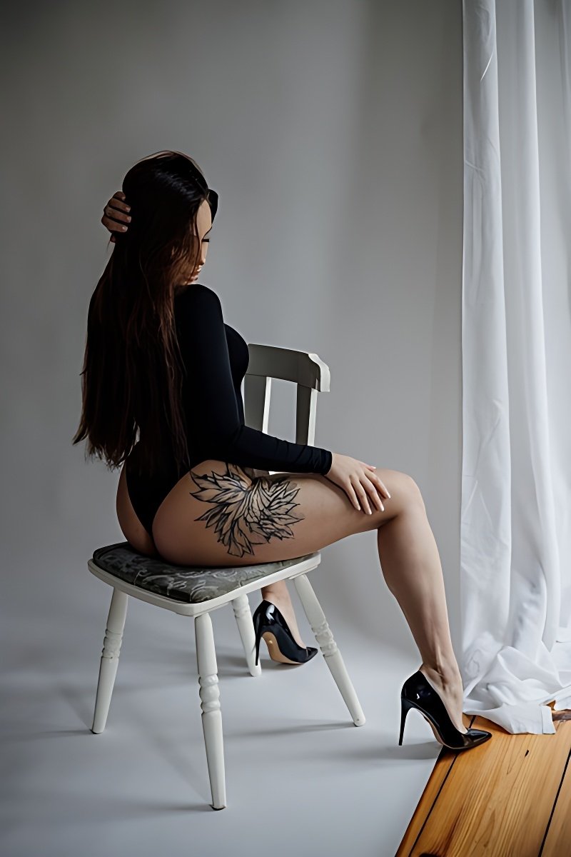 Best SKYVIBES Massage in Hanover - model photo Leyla