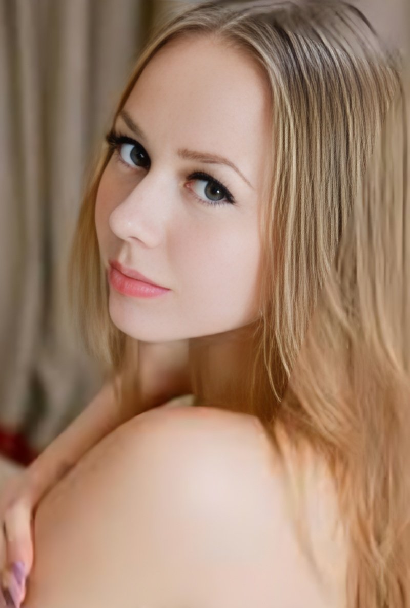 Treffen Sie Amazing Elizavetta: Top Eskorte Frau - model photo Mira New