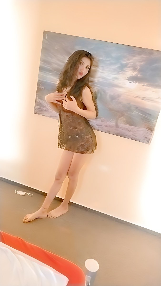 Meet Amazing Heisse Schnitte Isabella 23j Hot Mit Avzk: Top Escort Girl - model preview photo 2 