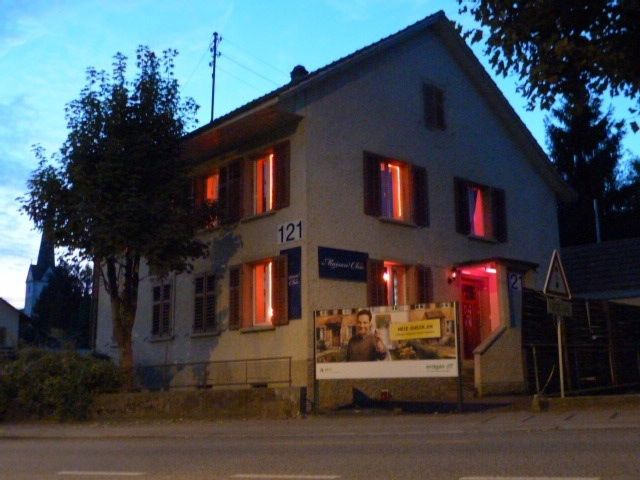 Verifizierte Escort-Nutten in Frauenfeld (Thurgau). - model photo Haus 121