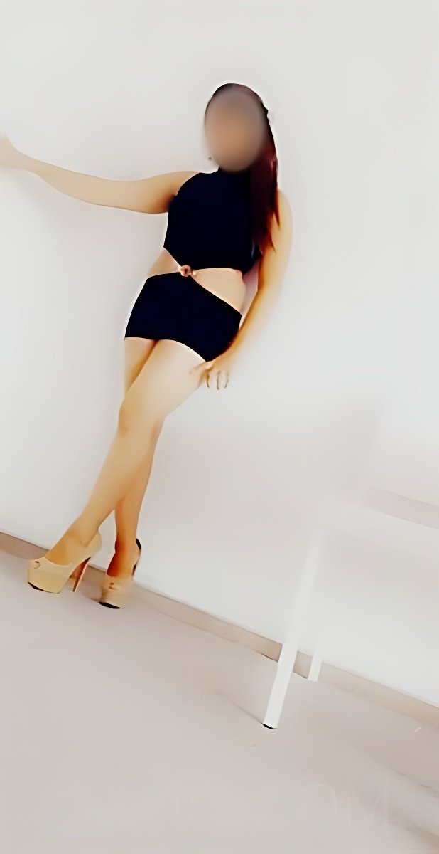African escort in Offenbach - model photo Jesika