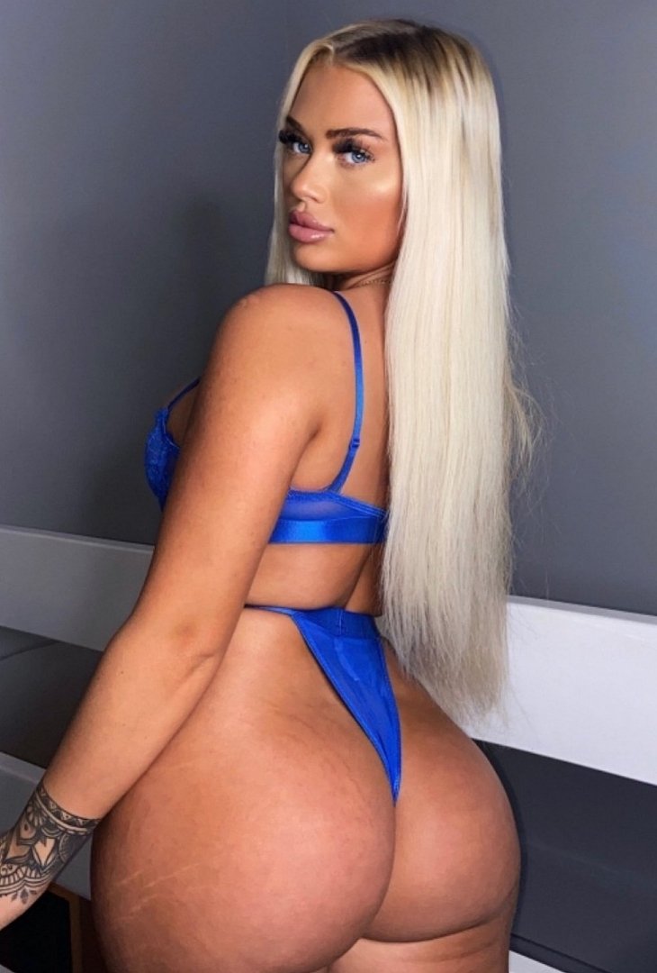 Anal sex escort in Birmingham - model photo Mira