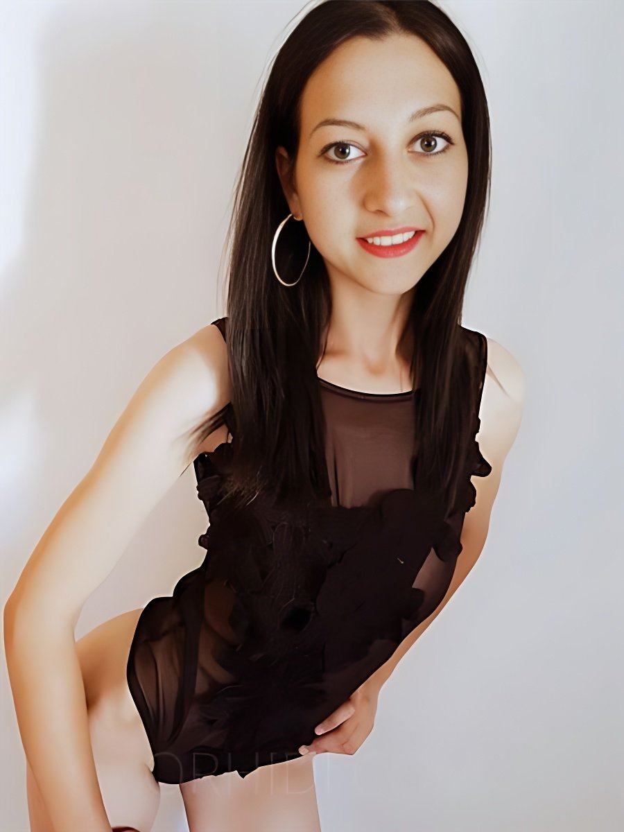 Treffen Sie Amazing ALISA LUST-ENGEL: Top Eskorte Frau - model preview photo 2 