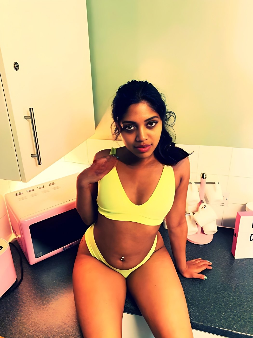 Лучшие Эротический массаж модели ждут вас - model photo Bengali Sana