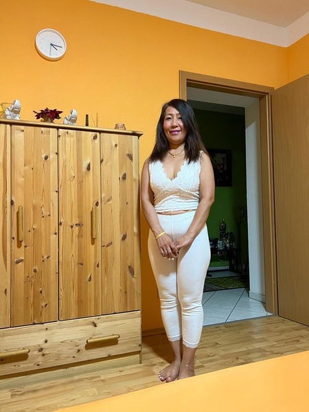 Lynn - Erotische Massage mit Nippelspiel - model main photo 1