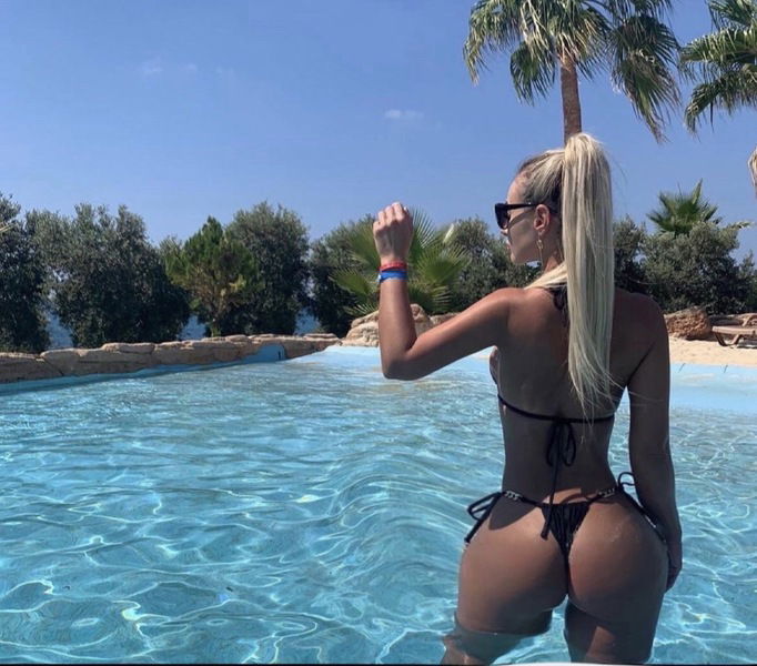 Petite Escort  (Huren, Nutten) in Aachen, Nordrhein-Westfalen. - model photo Barbi Diamond 100 Natural