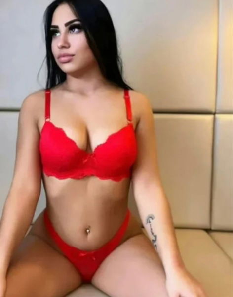 MILF Escort  (Huren, Nutten) in Gelsenkirchen, Nordrhein-Westfalen. - model photo Erika Neu
