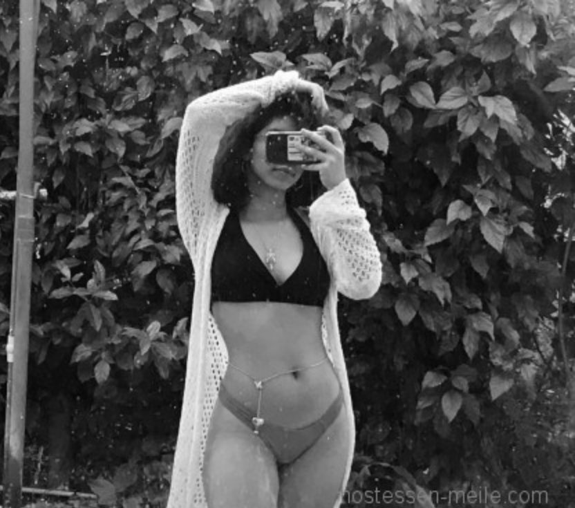 Faszinierende Milf Escort in Ontario - model photo Hot Sarah