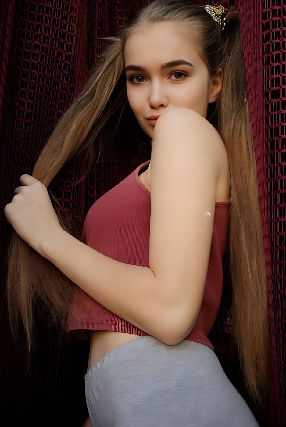 Знакомство с удивительной Polina: Лучшая эскорт девушка - model preview photo 1 