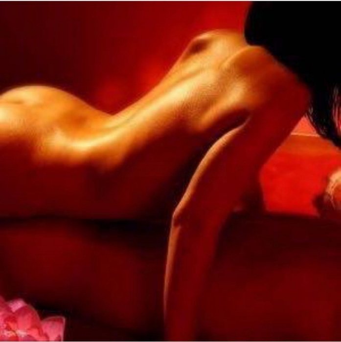 Meet Amazing Gloria magic massage: Top Escort Girl - model preview photo 1 