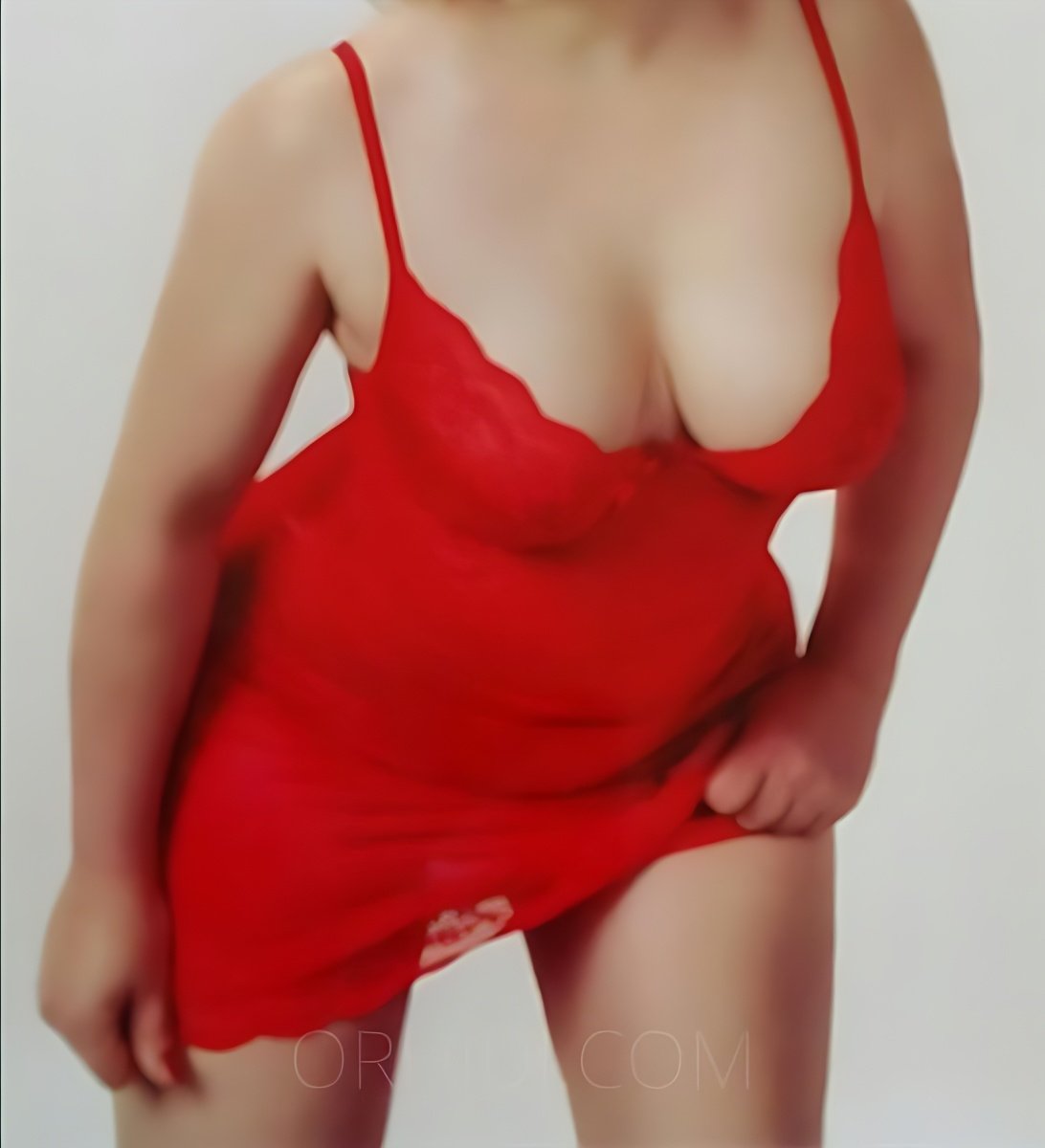 Find Escort Service in Regensburg and Enjoy Time With Pretty Girls - model photo MIMI