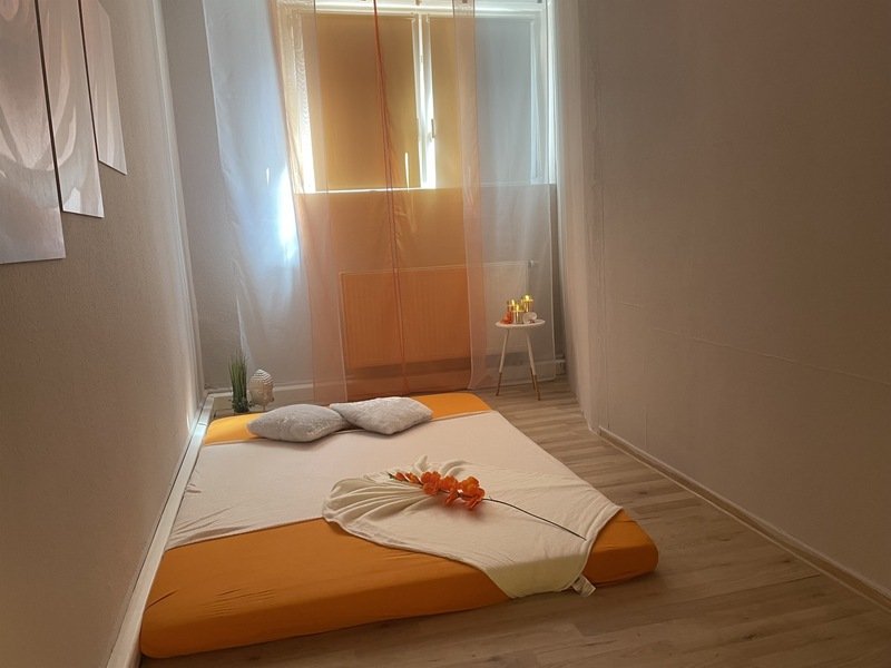 Best Flat for rent Models Are Waiting for You - place Haut auf Haut Massage