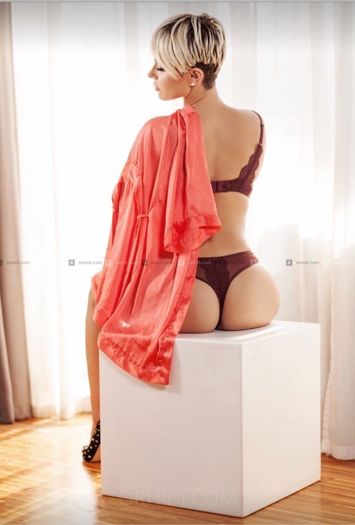 Treffen Sie Amazing Sabrina Sweet: Top Eskorte Frau - model preview photo 1 