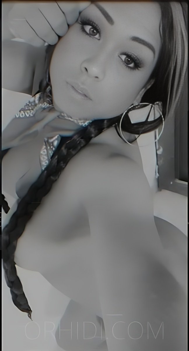 Meet Amazing TS DEVORA XXL LATINA: Top Escort Girl - model preview photo 2 