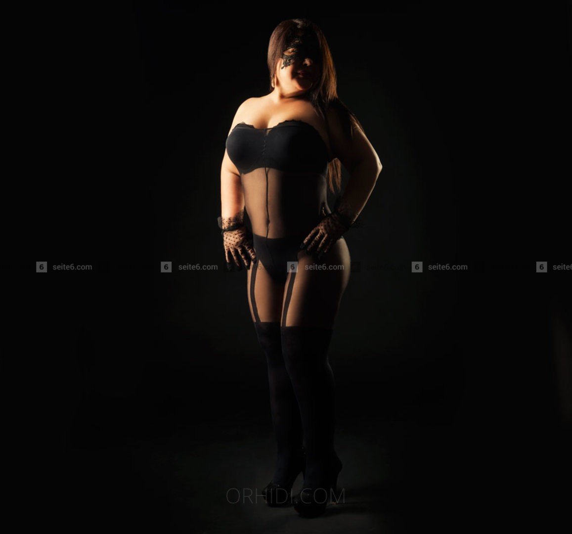 Treffen Sie Amazing Lina: Top Eskorte Frau - model preview photo 0 