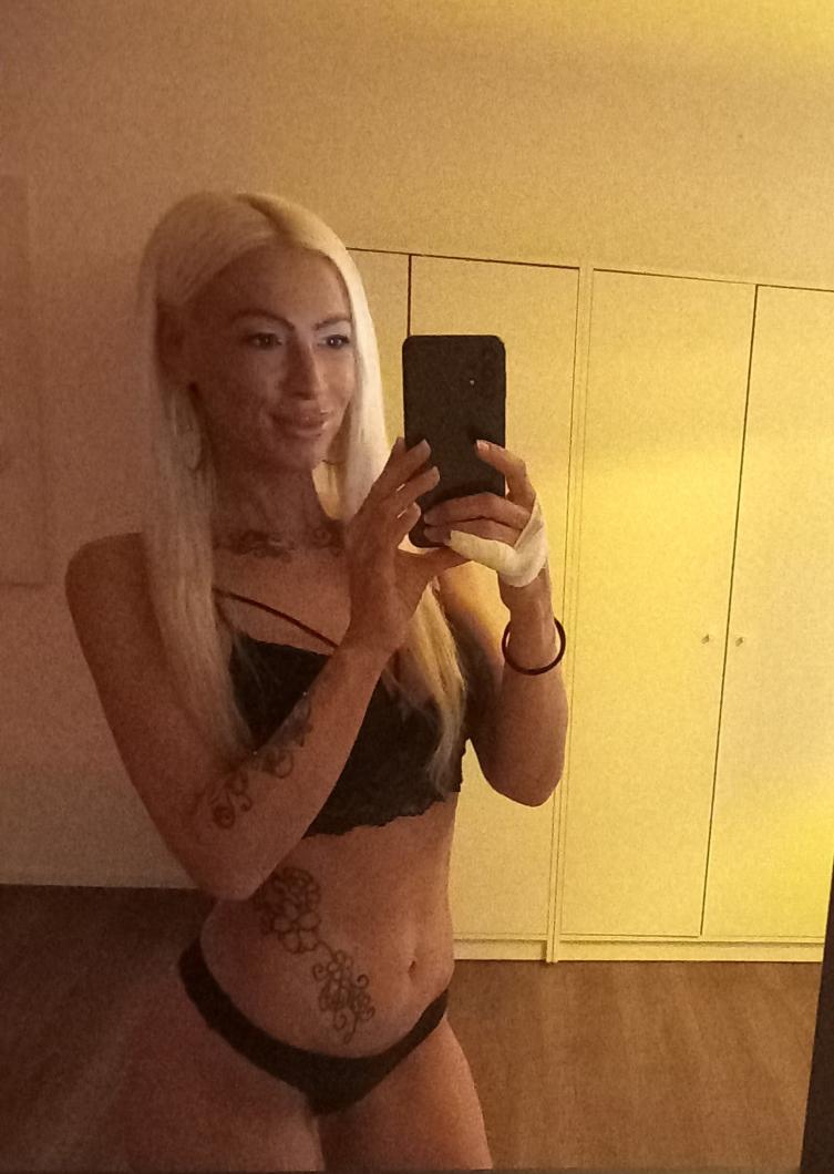BDSM Escort  (Huren, Nutten) in Wohlen, Aargau. - model photo Viel Erotik Sinnlichkeit