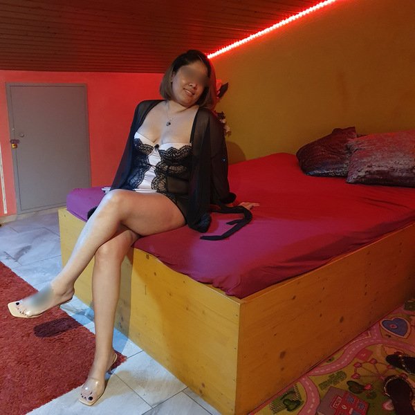 Anal sex escort in Bastia - model photo Leyla Aus Latina