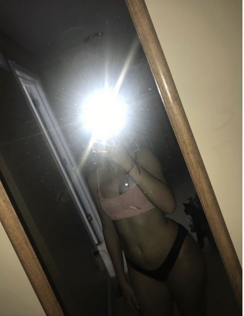 Petite Escort  (Huren, Nutten) in Essen, Nordrhein-Westfalen. - model photo Aaliah 2