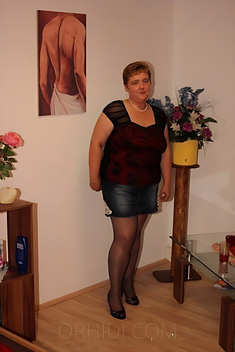 Treffen Sie Amazing Carina (48): Top Eskorte Frau - model preview photo 1 