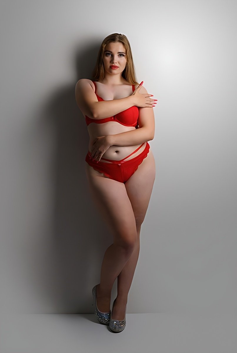 Meet Amazing Laura: Top Escort Girl - model preview photo 1 