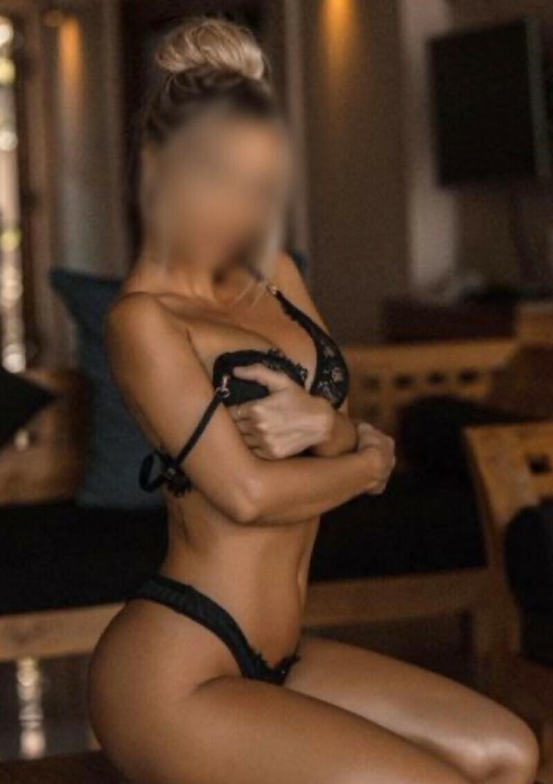Rimming Escort  (Huren, Nutten) in Wien, KG Kagran. - model photo Emiliy